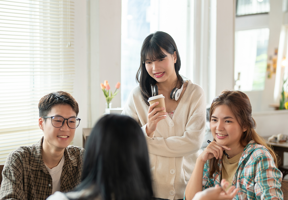 เพื่อการสื่อสาร